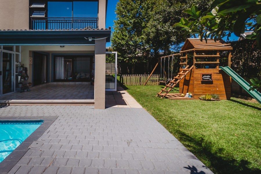 5 Bedroom Property for Sale in Panorama Western Cape